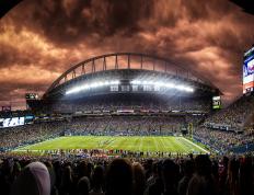 IM体育官方平台-巴尔韦德全程高能输出，NBA季后赛之夜的跨界启示