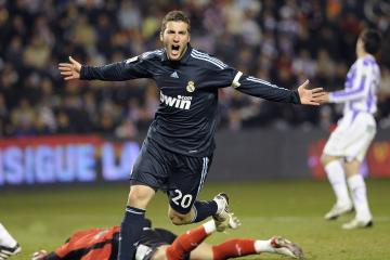 IM体育App下载-从克瓦拉茨赫利亚的防守艺术到日本的荷兰封锁，现代竞技中的战术唯一性