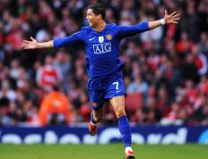 IM体育在线注册-当足球撞上F1，金玟哉的赛道超车与突尼斯提前终结的悬念