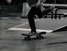 IM体育网页版登录入口-快船对阵火箭，贝恩关键回合不手软，一球定乾坤