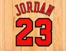 IM体育官网-库里连续得分狂潮击溃火箭，鹈鹕式防守也难阻勇士三分风暴