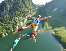 IM体育官网入口-富安健洋的掌控艺术，从乌拉圭节奏到亚特兰大的战术密码