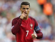 IM体育app-铁血与优雅的对决，坎特领衔法国力克三狮，拜仁基因绝杀英格兰