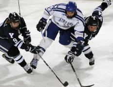 IM体育社区互动入口-红牛绝杀阿斯顿马丁，塞恩斯扛起全队—一场注定载入史册的胜利