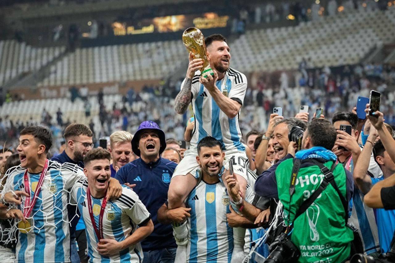 IM体育-阿圭罗领衔阿根廷国家队出征南美洲杯，期待再创辉煌的简单介绍