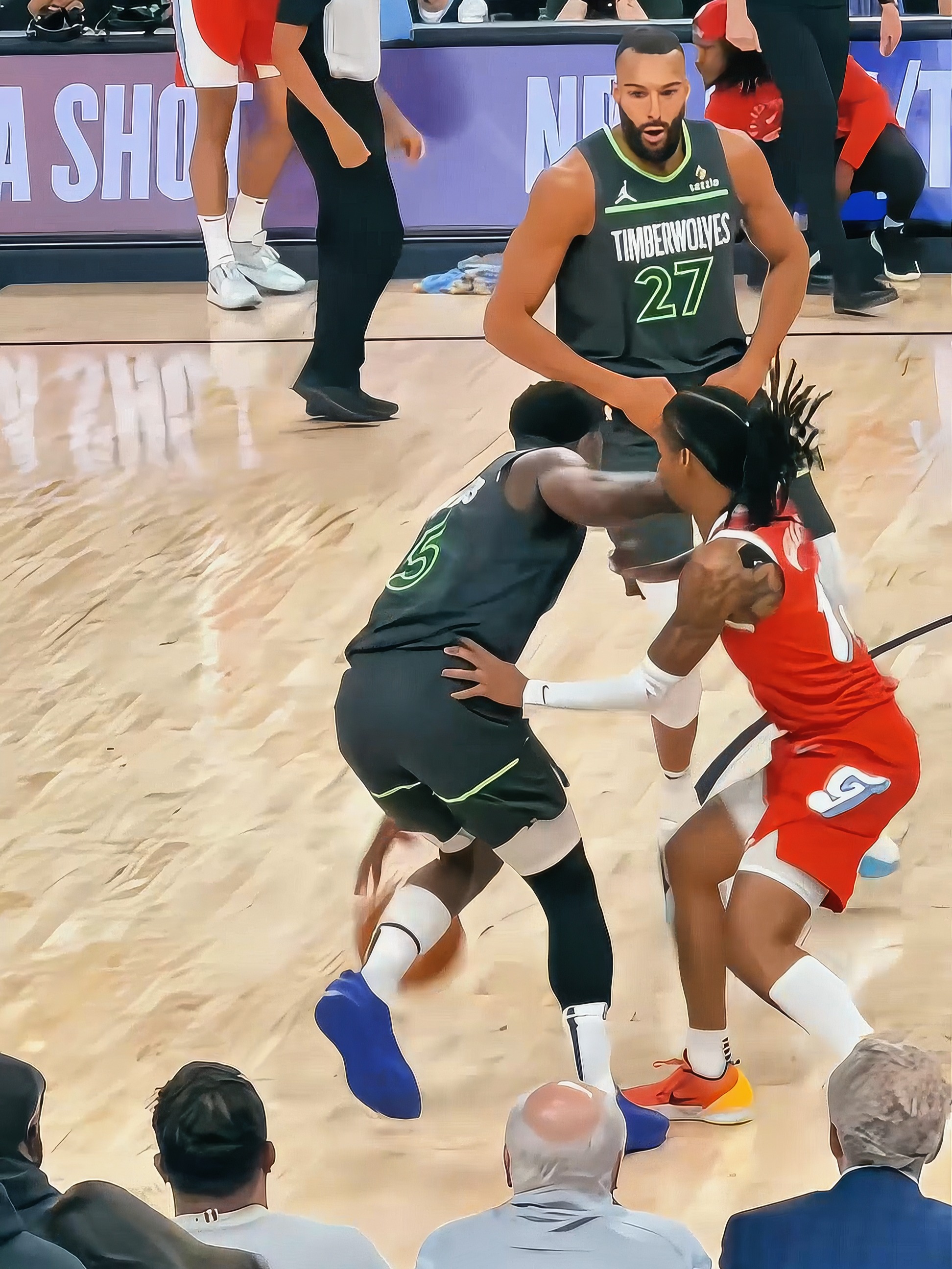 IM体育官方网站-包含爵士强势步行者，戈贝尔送出助攻的词条