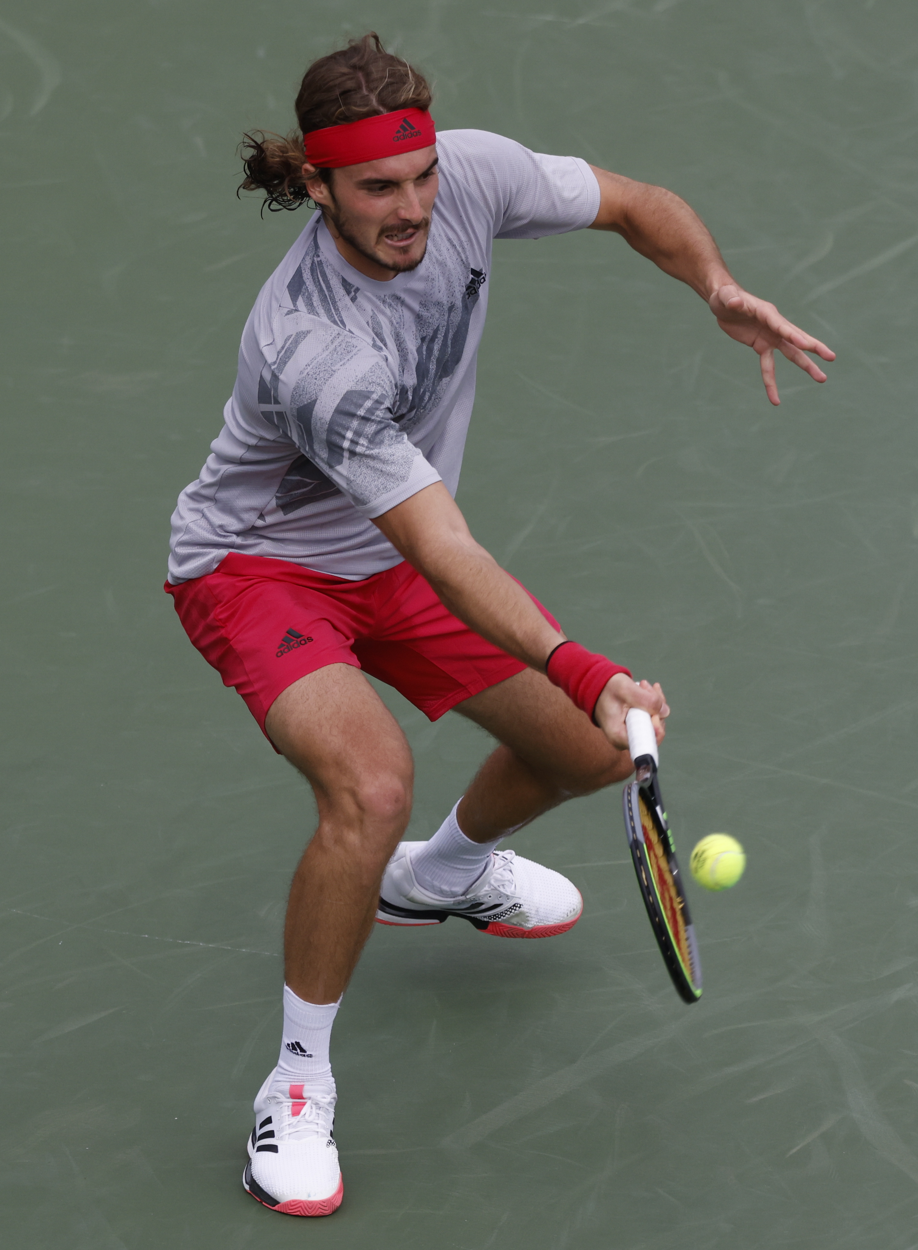 IM体育社区互动入口-意大利网球队翻盘法国网球队,西西帕斯送出助攻