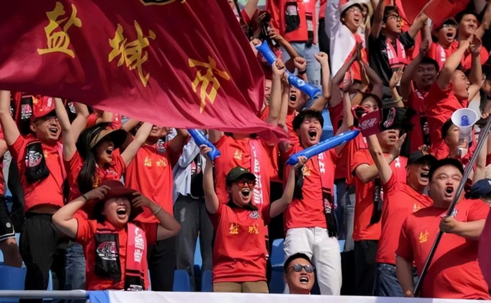 IM体育官方网-包含国内足球锦标赛场上球迷热情高涨的词条