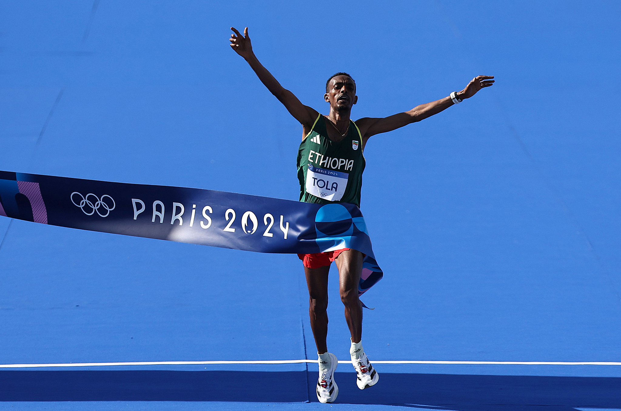 IM体育-挑战巅峰!运动员的表现堪比传奇的简单介绍