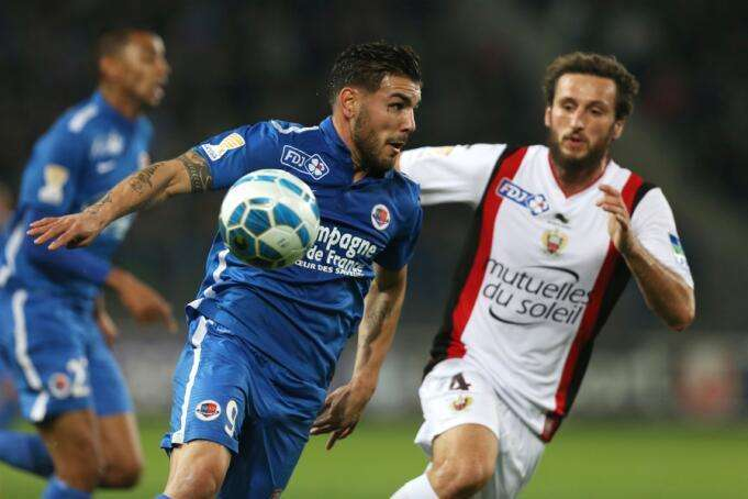 IM体育官方平台-卡昂队在关键比赛中战胜对手