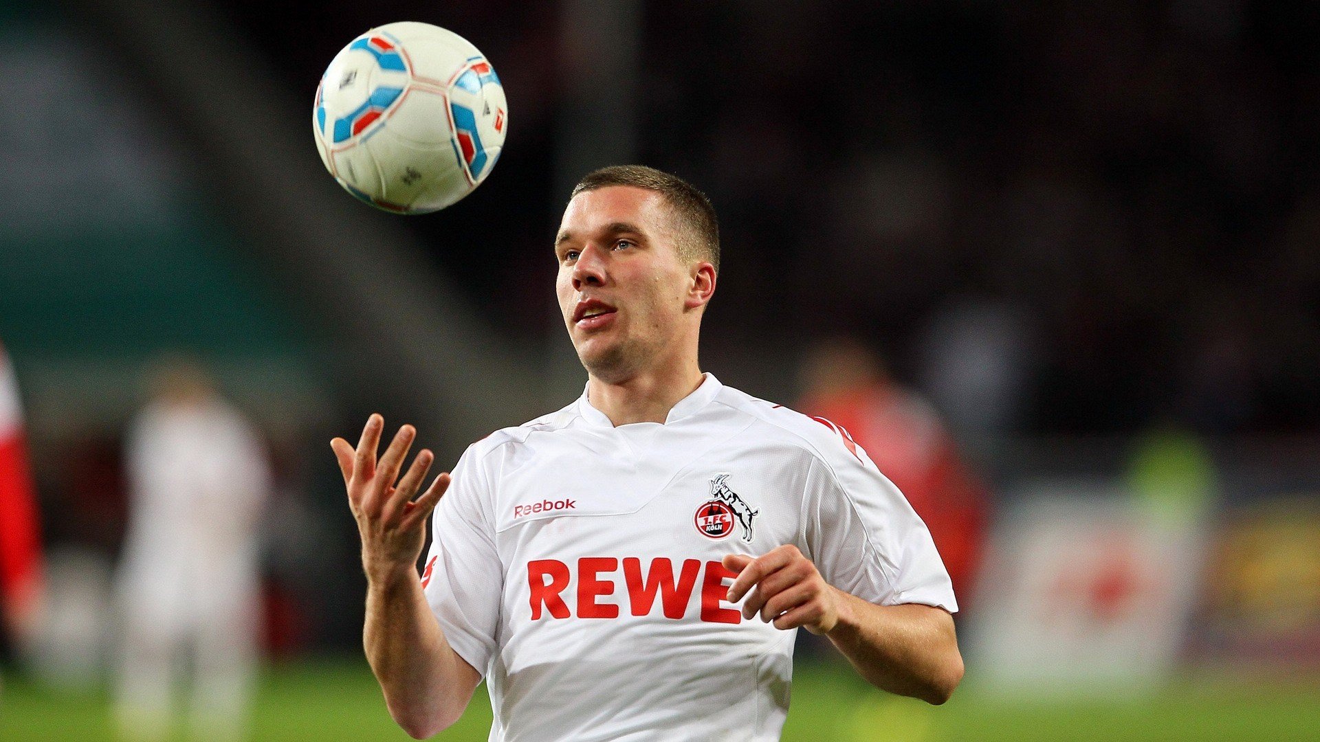 IM Sport-迪亚斯彻底打爆防线，拉齐奥碾压塞维利亚，一场战术与意志的完胜